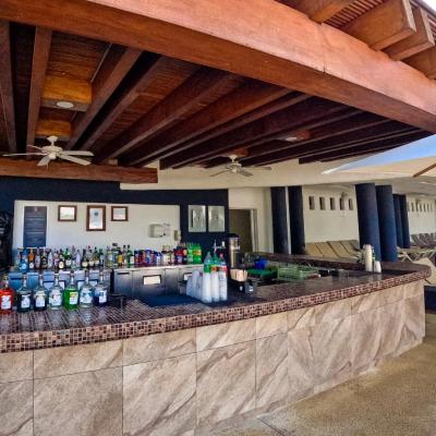 Bar Infinity y Bar Cocos Hotel Azul Ixtapa Grand Resort Spa and Convention Center Ixtapa Zihuatanejo Bar Infinity y Bar Cocos Hotel Azul Ixtapa Grand Resort Spa and Convention Center Ixtapa Zihuatanejo